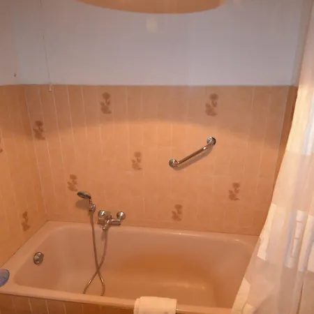 6 Personnes Avec Terrasse Le Port Apartman *