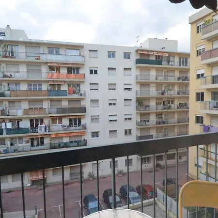 6 Personnes Avec Terrasse Le Port Apartman